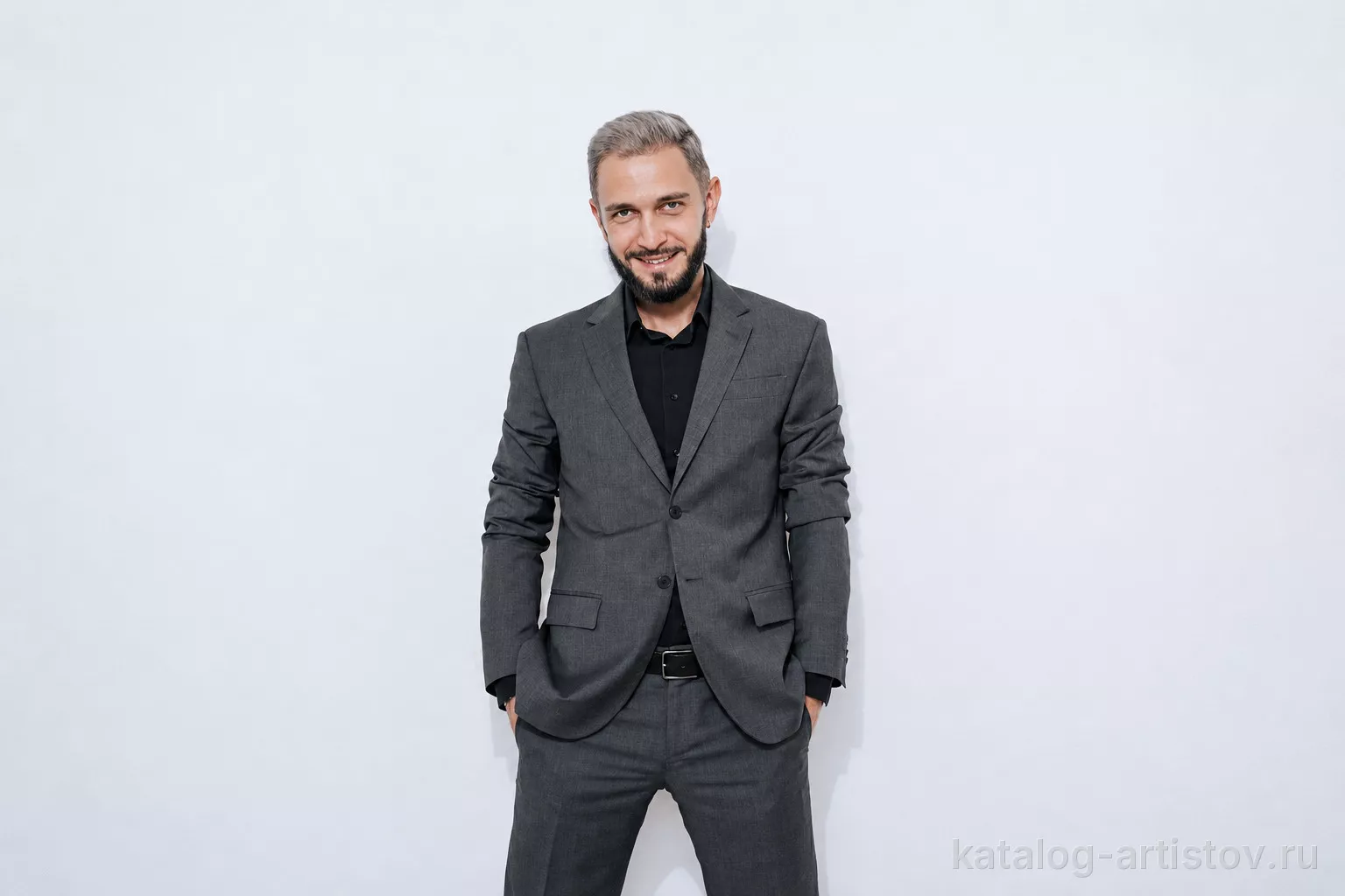 Ведущий Андрей Сидоров